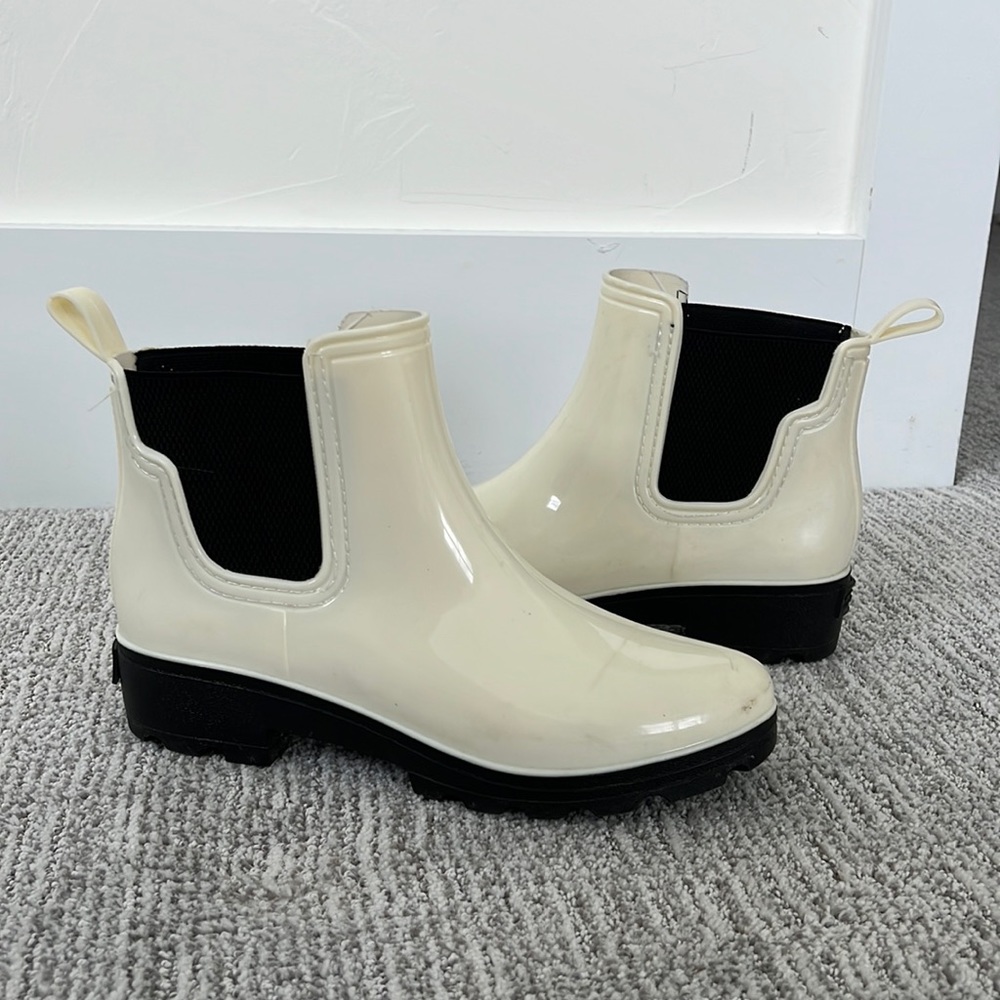 Cream rain boots size 9